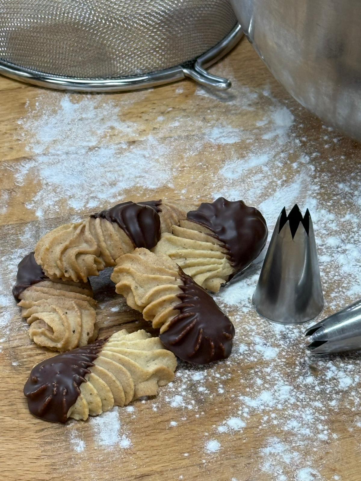 Nusspritzstange mit Kuvertüre – Bild 3