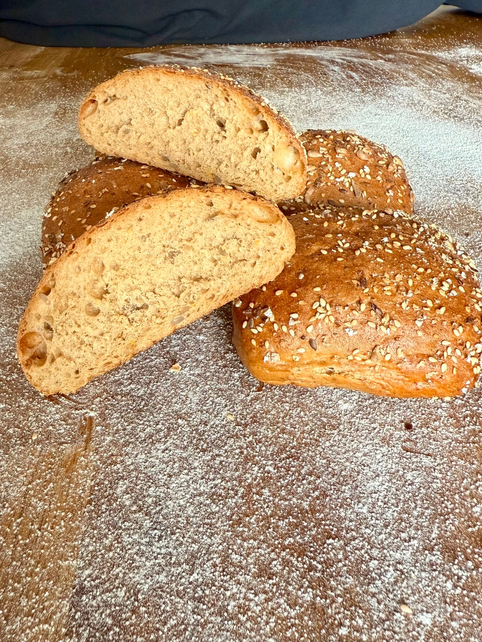 Kernige Dinkel Schaefchen Herde - vier Dinkelbrötchen – Bild 5