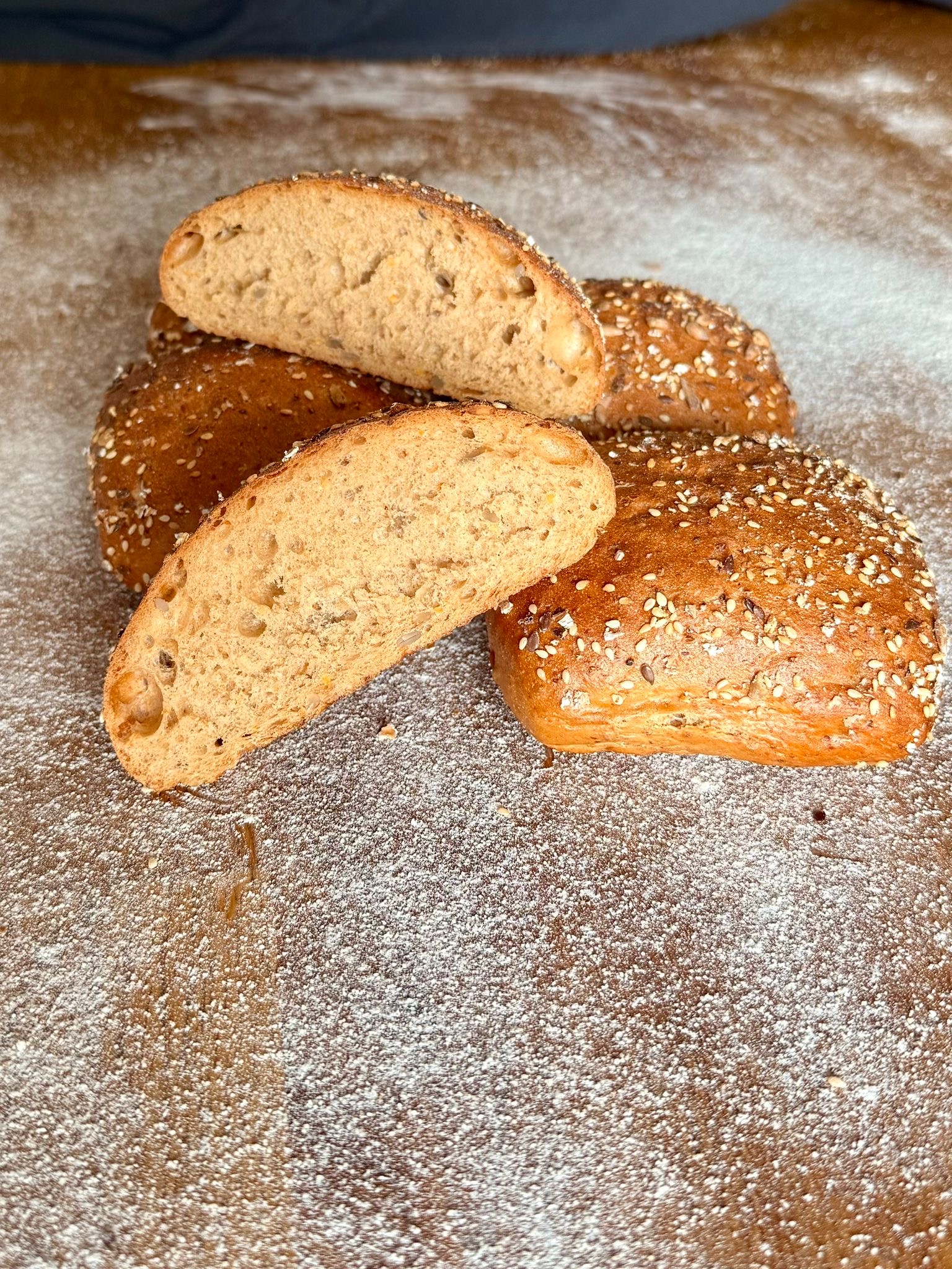 Kernige Dinkel Schaefchen Herde - vier Dinkelbrötchen – Bild 3