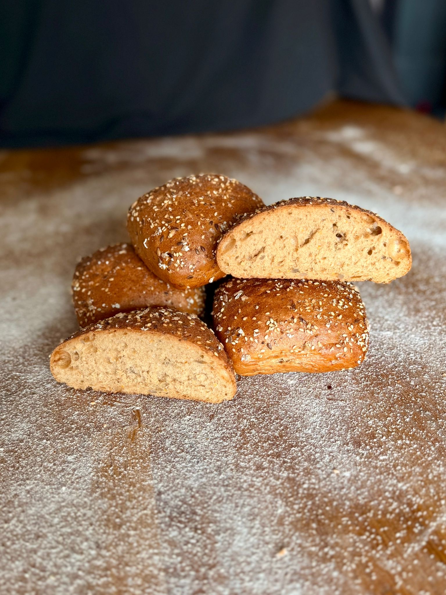 Kernige Dinkel Schaefchen Herde - vier Dinkelbrötchen